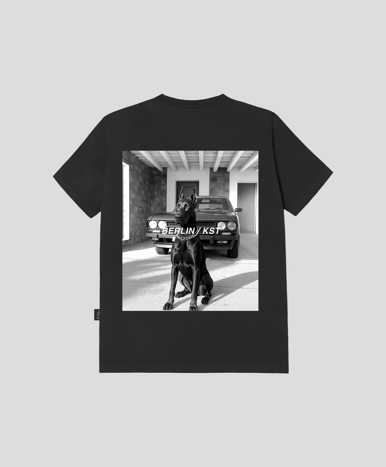 T-SHIRT BERLINO NERA A VESTIBILITÀ REGOLARE
